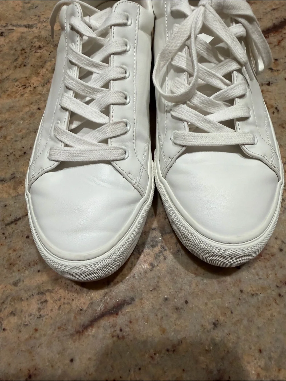 Banana Republic Minimalist White Vegan Leather Low-Top Sneakers Size 9